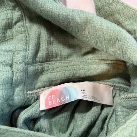 Free People Beach sage green keyhole dress with button back. Size XS - Picture 3 of 9